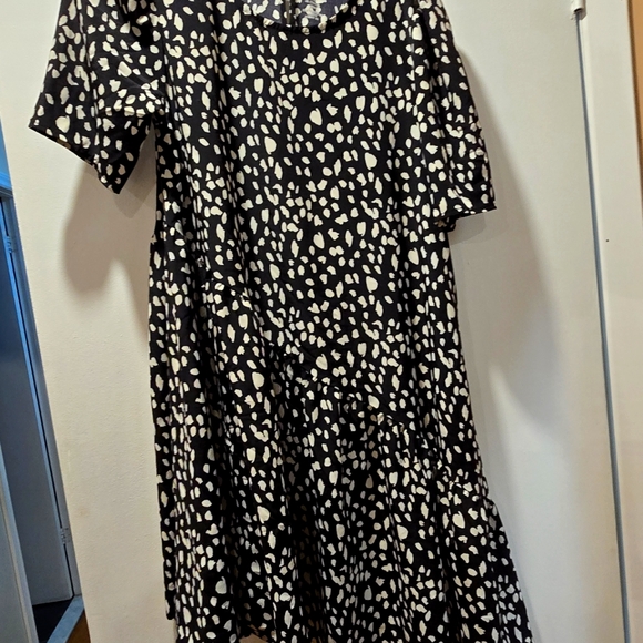 Dress - Picture 1 of 3